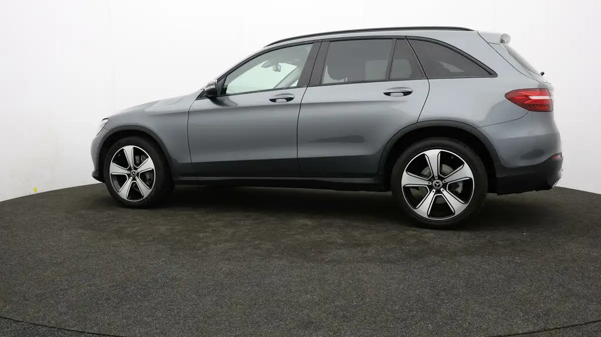 2018-mercedes-benz-glc-class-21d-glc220d-urban-edition-big-71
