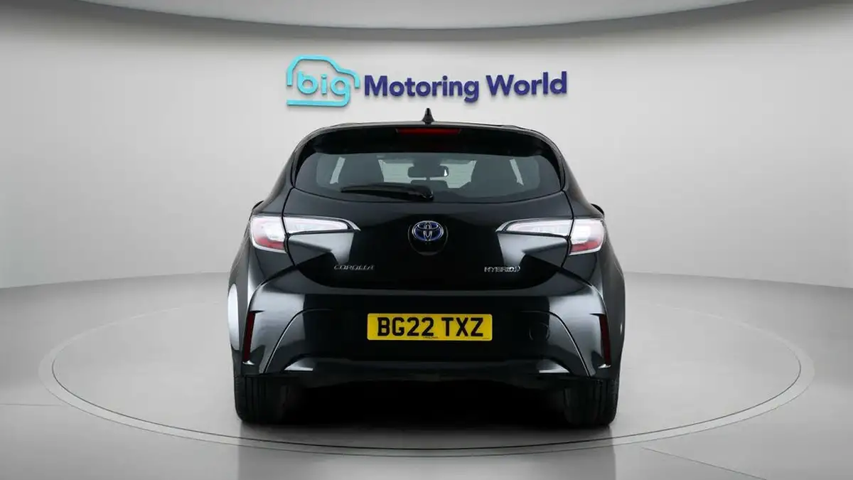 2022-toyota-corolla-18-vvt-i-icon-120bhp-trk-hatchback-5d-big-5