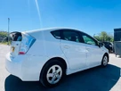 2011-toyota-prius-small-6