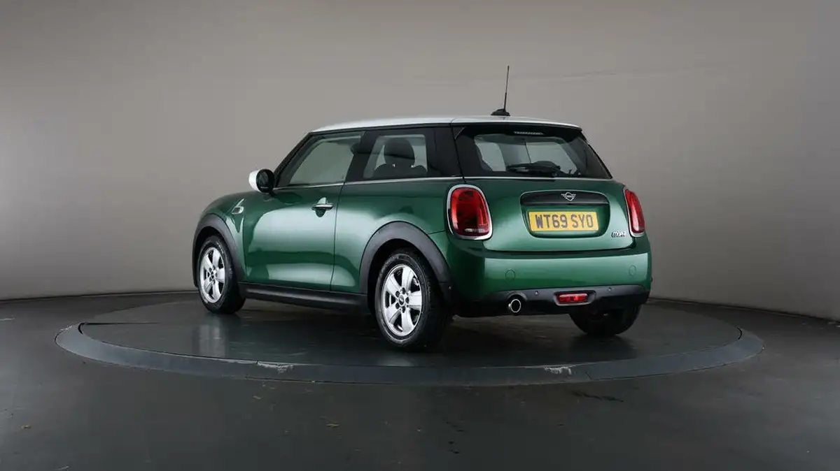 2019-mini-cooper-15-cooper-classic-hatchback-3d-big-64