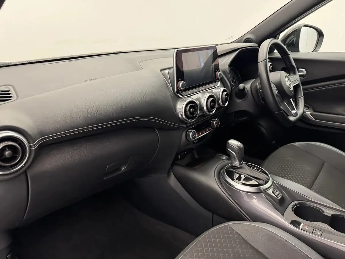 2023-nissan-juke-10-dig-t-n-connecta-dct-big-12