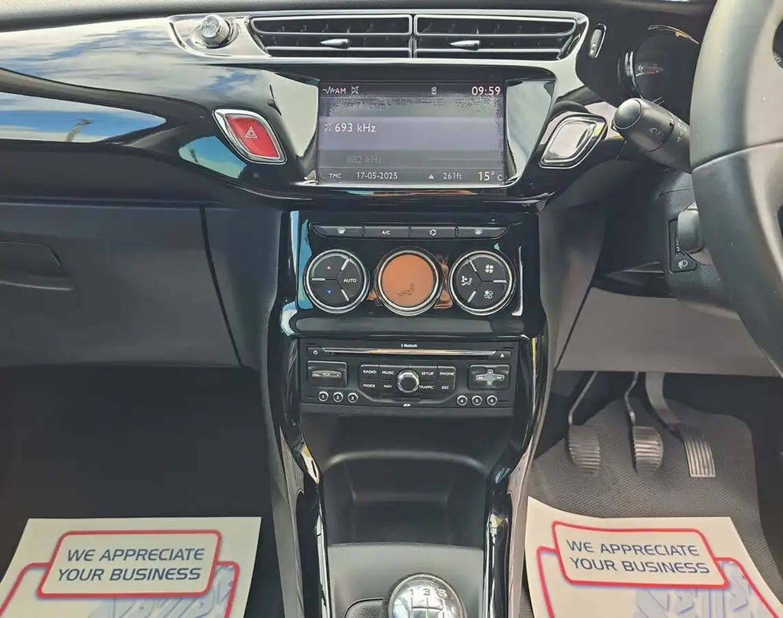 2011-citroen-c3-14-connexion-big-23