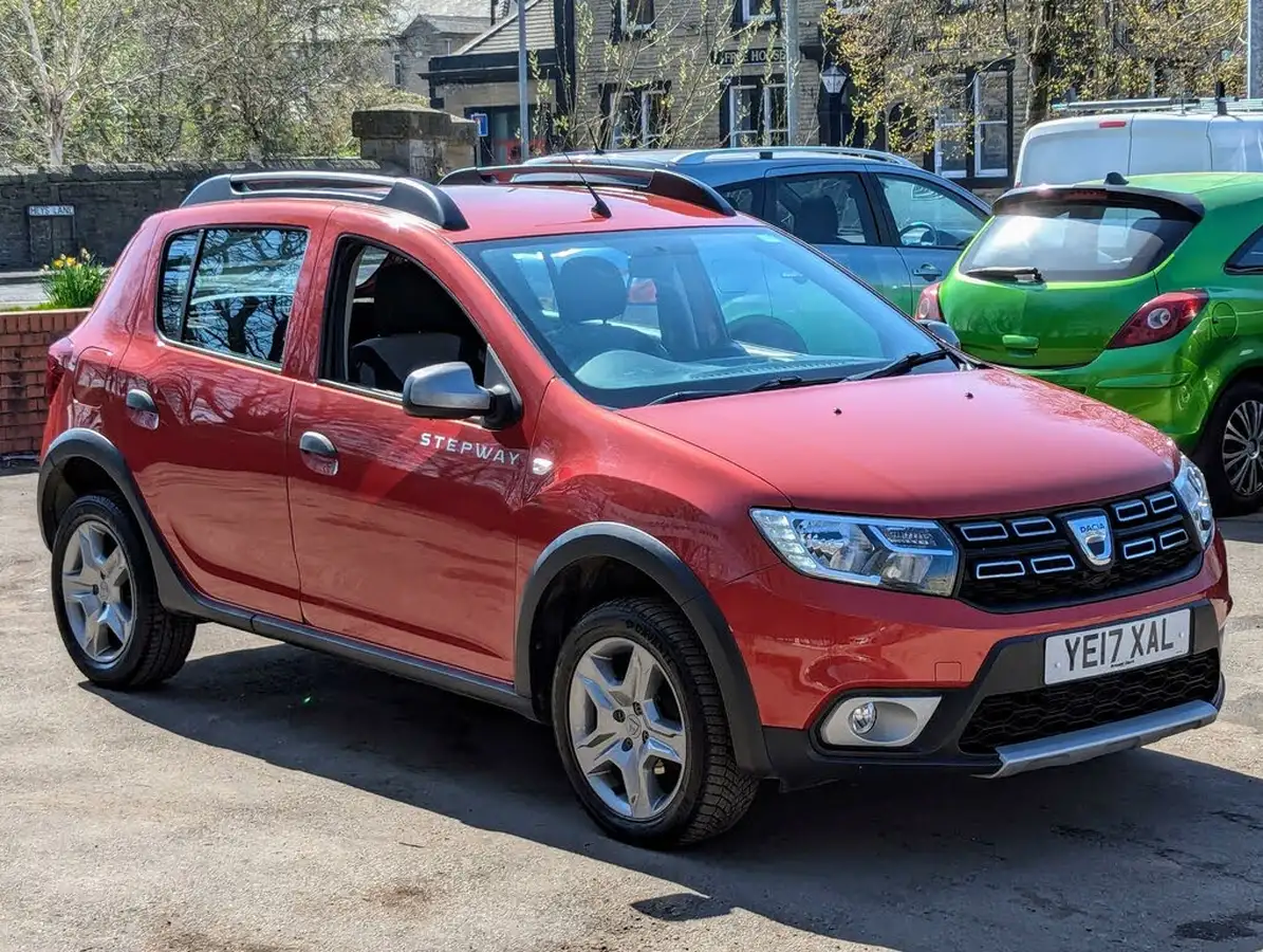 2017-dacia-sandero-stepway-09-tce-laureate-big-0