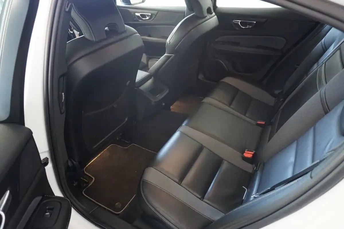 2019-volvo-s60-20-t5-r-design-plus-big-35