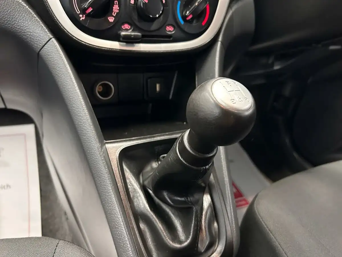 2016-suzuki-celerio-10-sz4-big-21