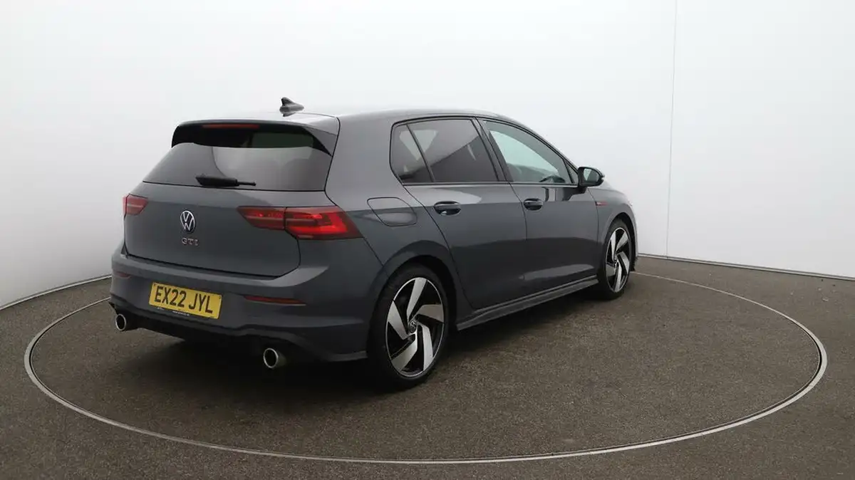 2022-volkswagen-golf-20-tsi-gti-dsg-big-48
