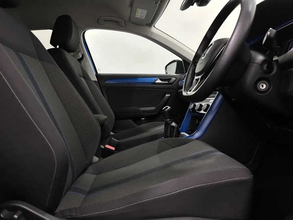2020-volkswagen-t-roc-10-tsi-design-115ps-hatchback-5d-big-28