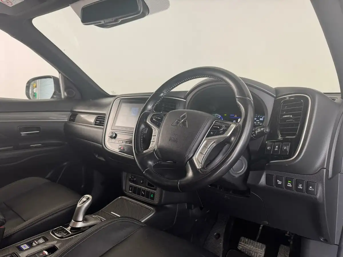 2021-mitsubishi-outlander-24-dynamic-safety-phev-big-9