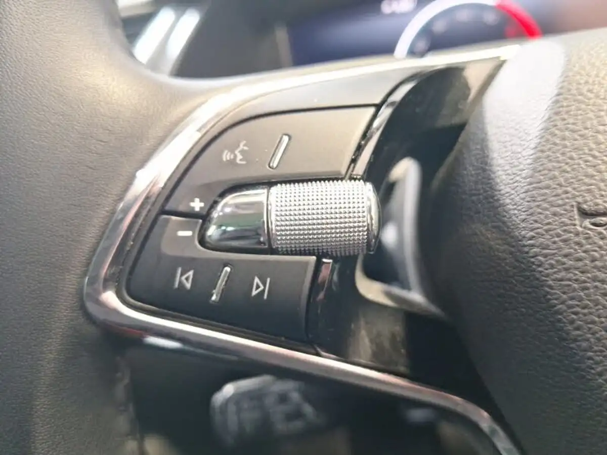 2023-skoda-superb-20tdi-se-technology-estate-dsg-big-15