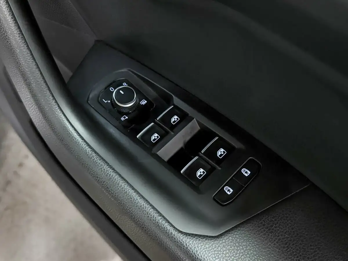 2022-volkswagen-touareg-30tsi-black-edition-big-23
