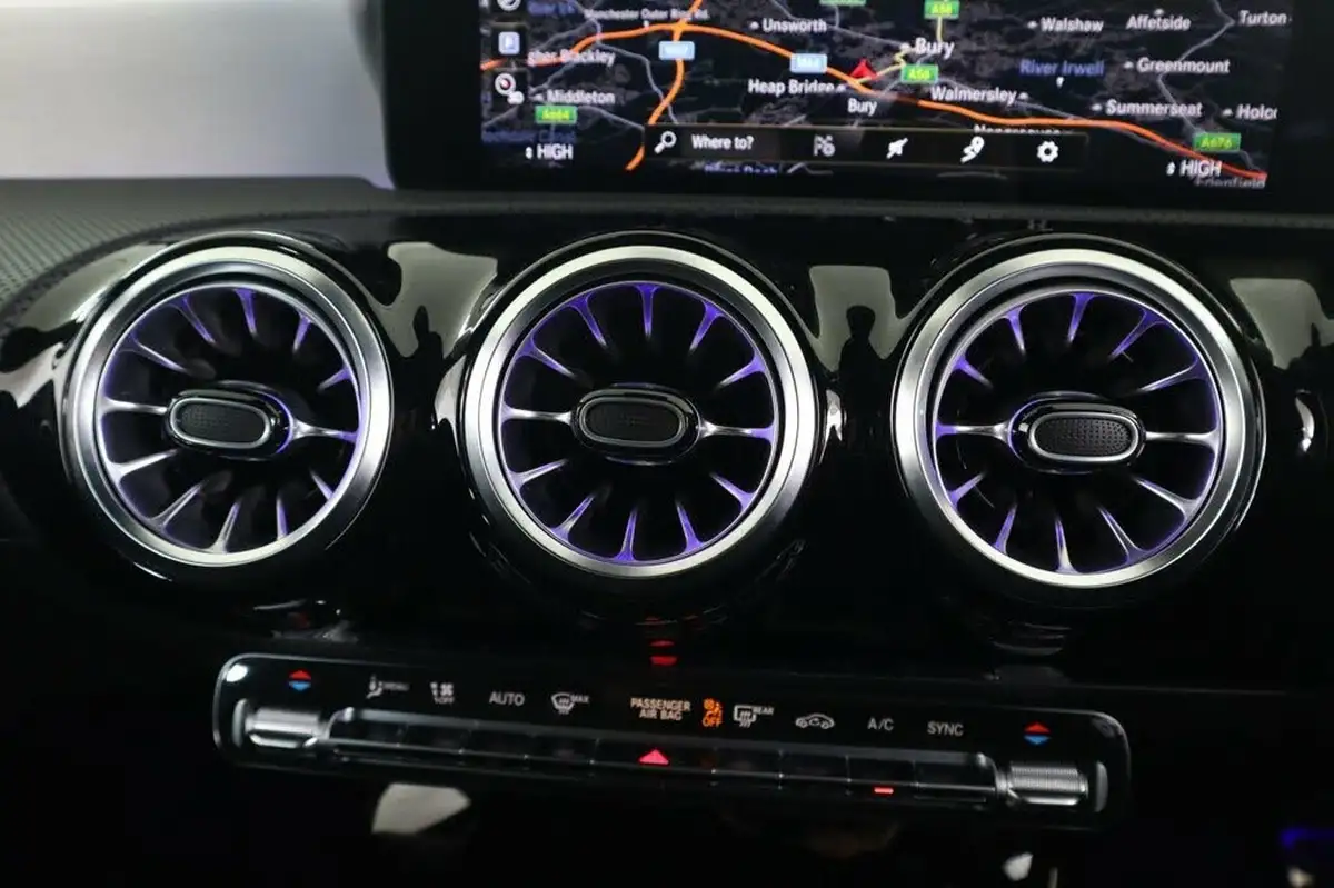 2023-mercedes-benz-cla-13-cla-200-amg-line-shooting-brake-5d-big-29