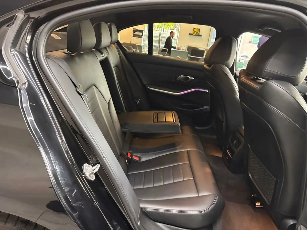 2020-bmw-3-series-20-330e-m-sport-saloon-4d-big-26