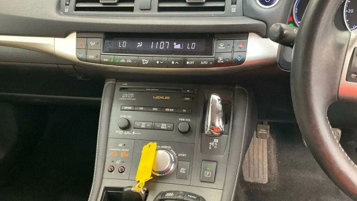 2012-lexus-ct-200h-18-se-l-premier-big-12