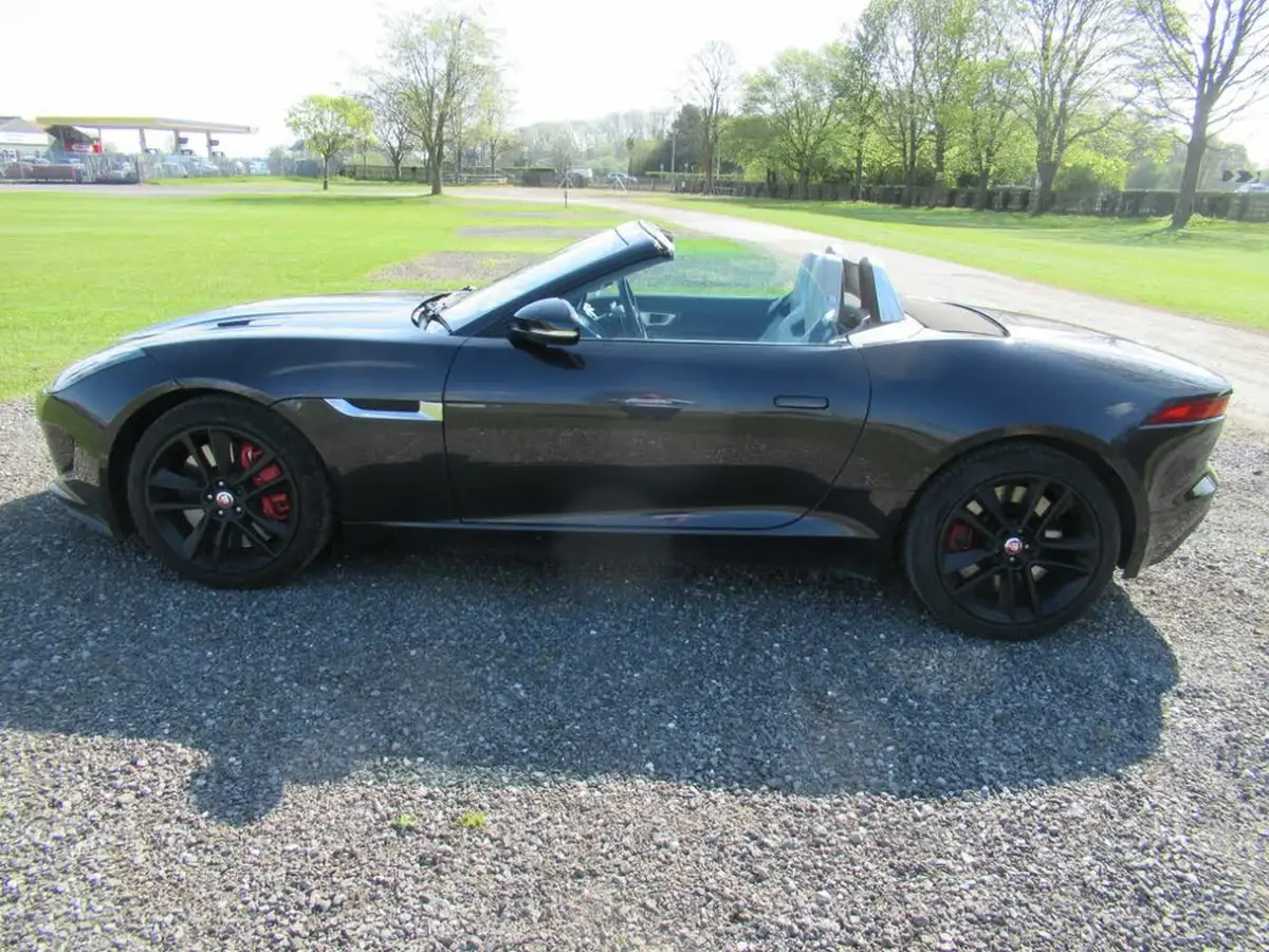 2014-jaguar-f-type-30-s-convertible-awd-quickshift-big-2