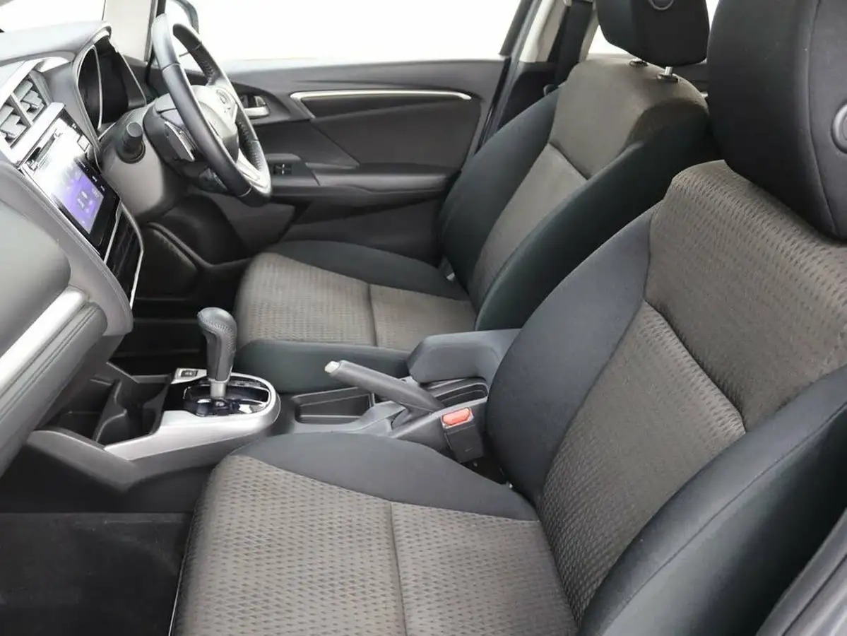 2020-honda-jazz-13-i-vtec-ex-cvt-big-17
