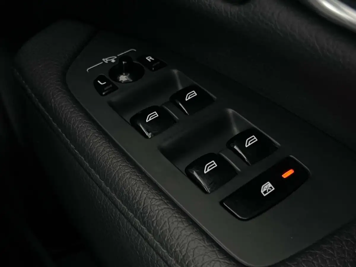 2020-volvo-s90-20td-d4-momentum-plus-big-27