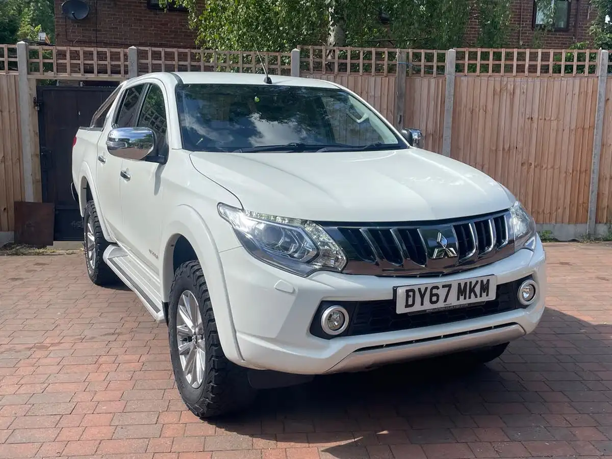 2017-mitsubishi-l200-24di-d-warrior-178bhp-eu6-big-0