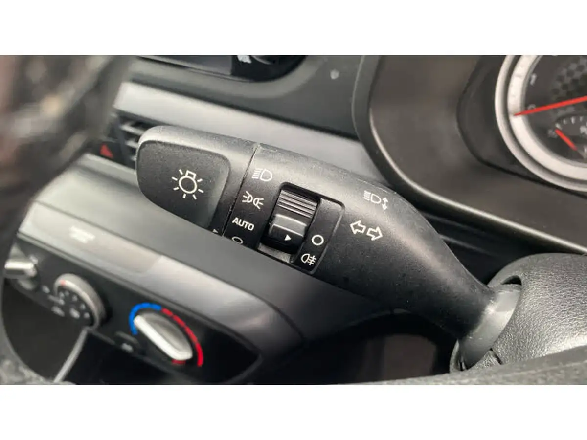 2021-hyundai-i20-10-t-gdi-element-big-24