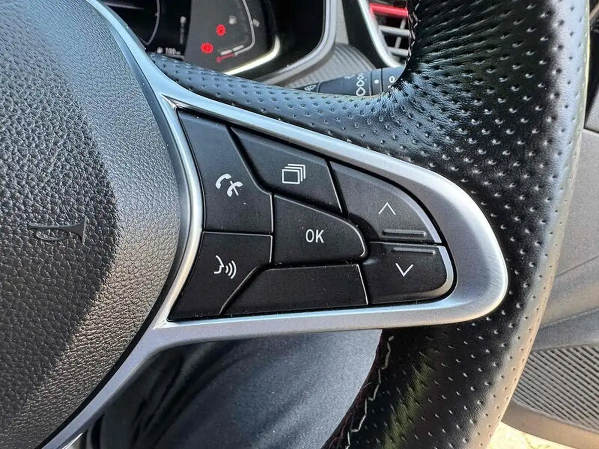 2022-renault-clio-16-rs-line-140ps-rs-line-e-tech-hybrid-big-30