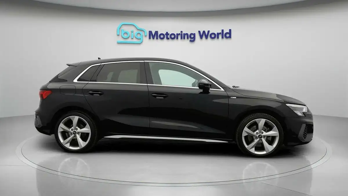 2021-audi-a3-14-40-tfsi-e-s-line-big-7