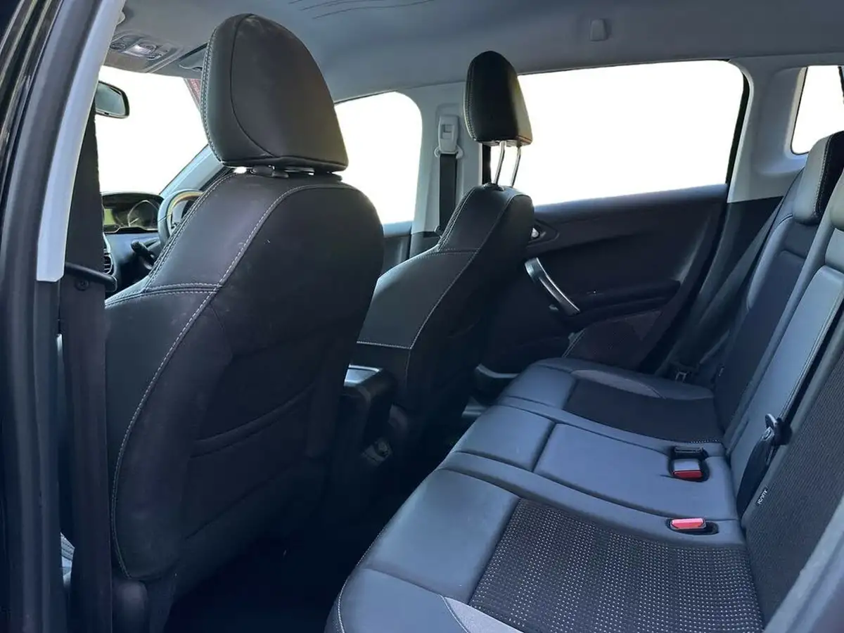 2018-peugeot-2008-suv-12-puretech-allure-82bhp-ss-big-10