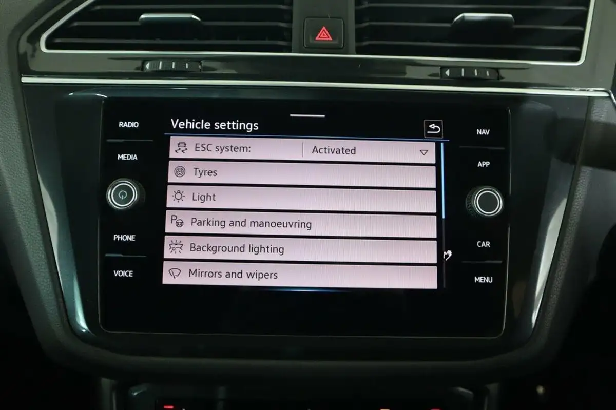 2021-volkswagen-tiguan-15-tsi-r-line-big-41