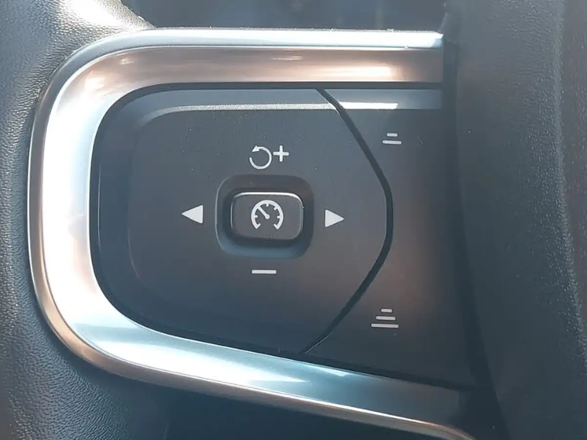 2022-volvo-xc40-e-recharge-plus-228bhp-big-14