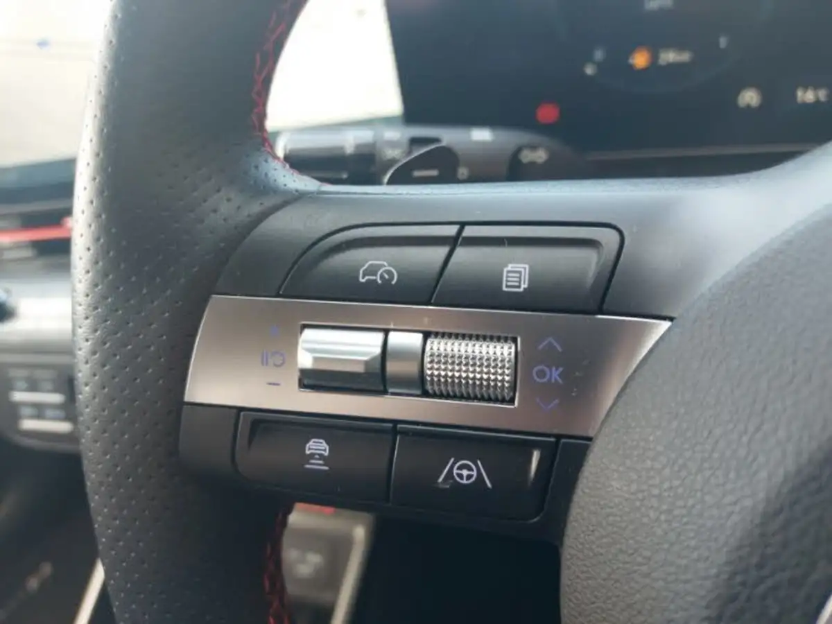 2024-hyundai-kona-16-t-gdi-n-line-s-198ps-dct-big-11