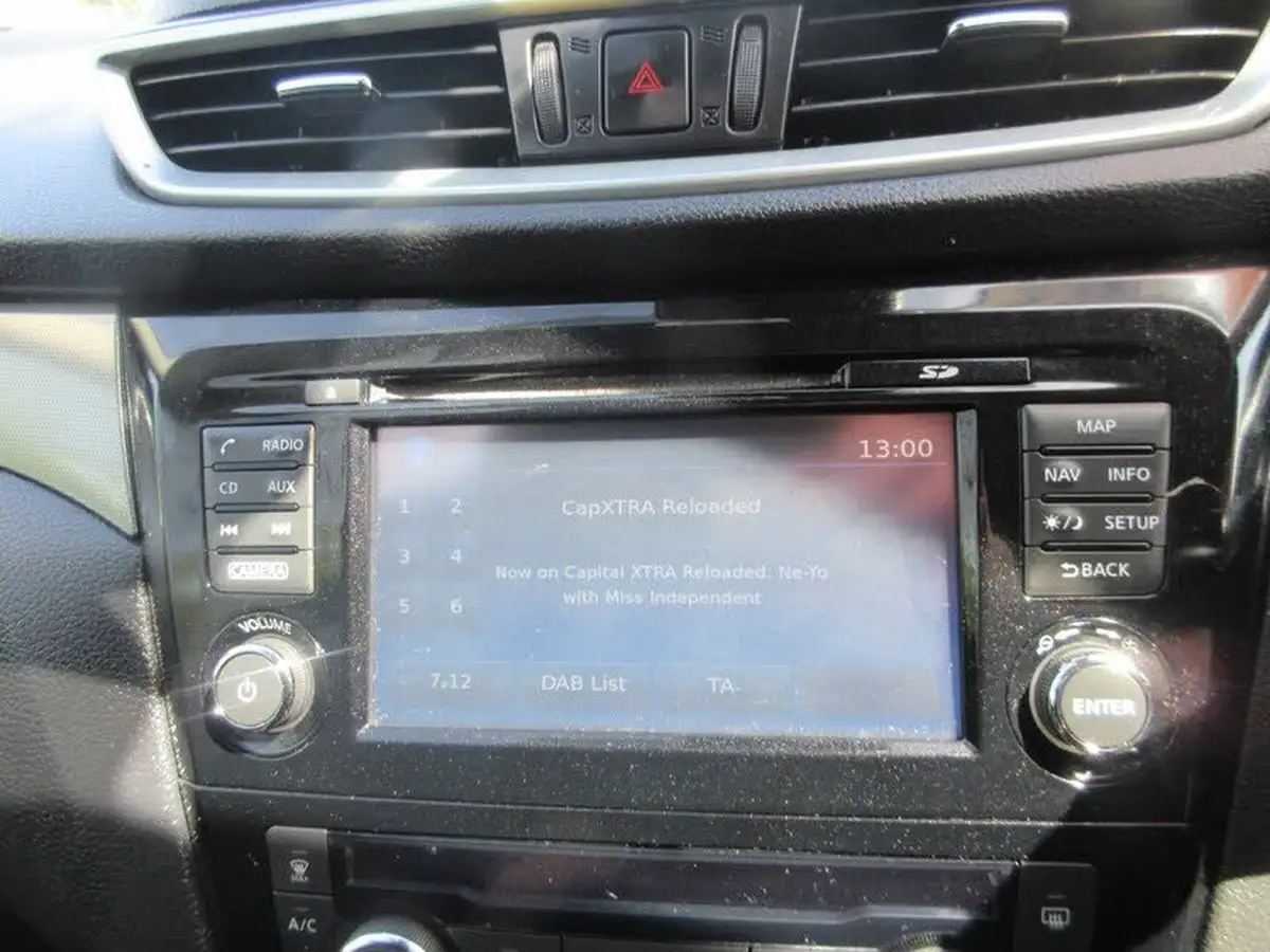 2017-nissan-qashqai-15dci-n-connecta-big-11