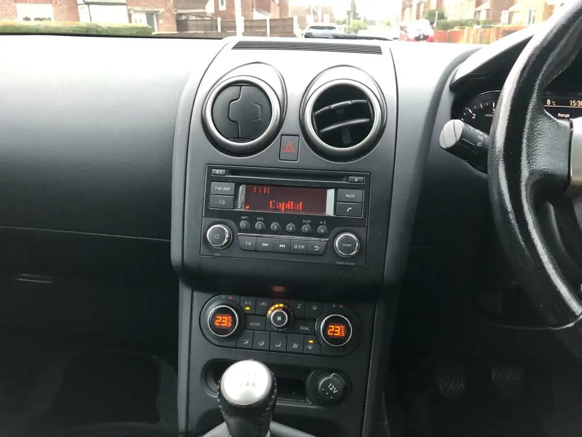 2012-nissan-qashqai-15td-acenta-big-47
