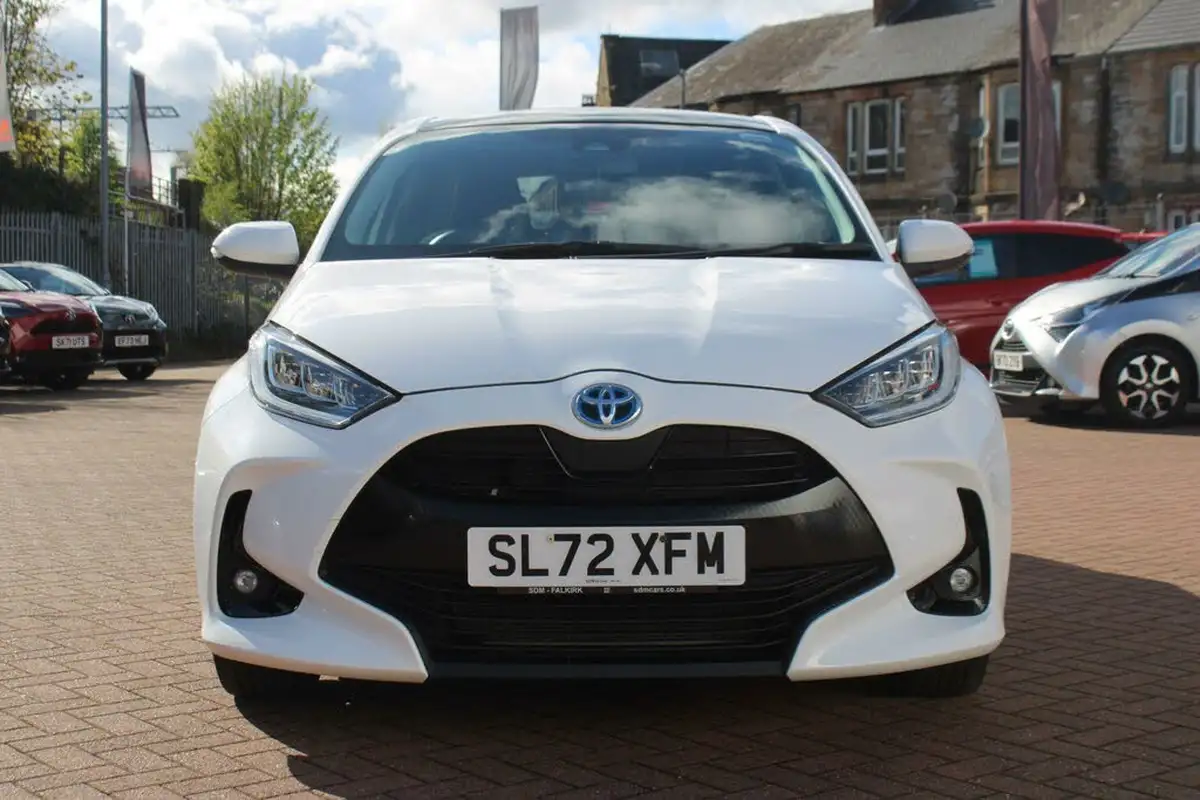 2022-toyota-yaris-15-vvt-i-design-big-1