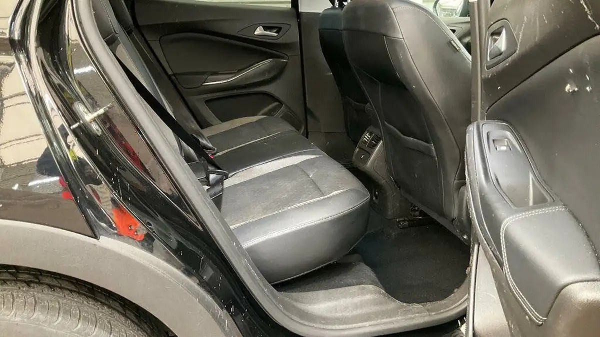 2021-vauxhall-grandland-x-12-sri-nav-auto-big-10