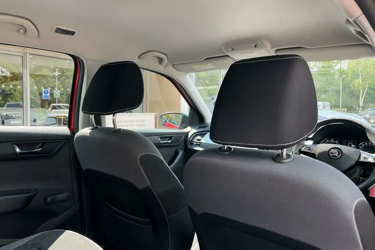 2019-skoda-fabia-10-tsi-colour-edition-big-19