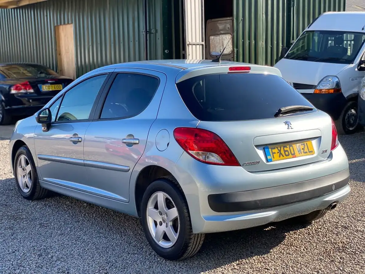 2010-peugeot-207-14-sport-vti-95-5d-1397cc-big-3