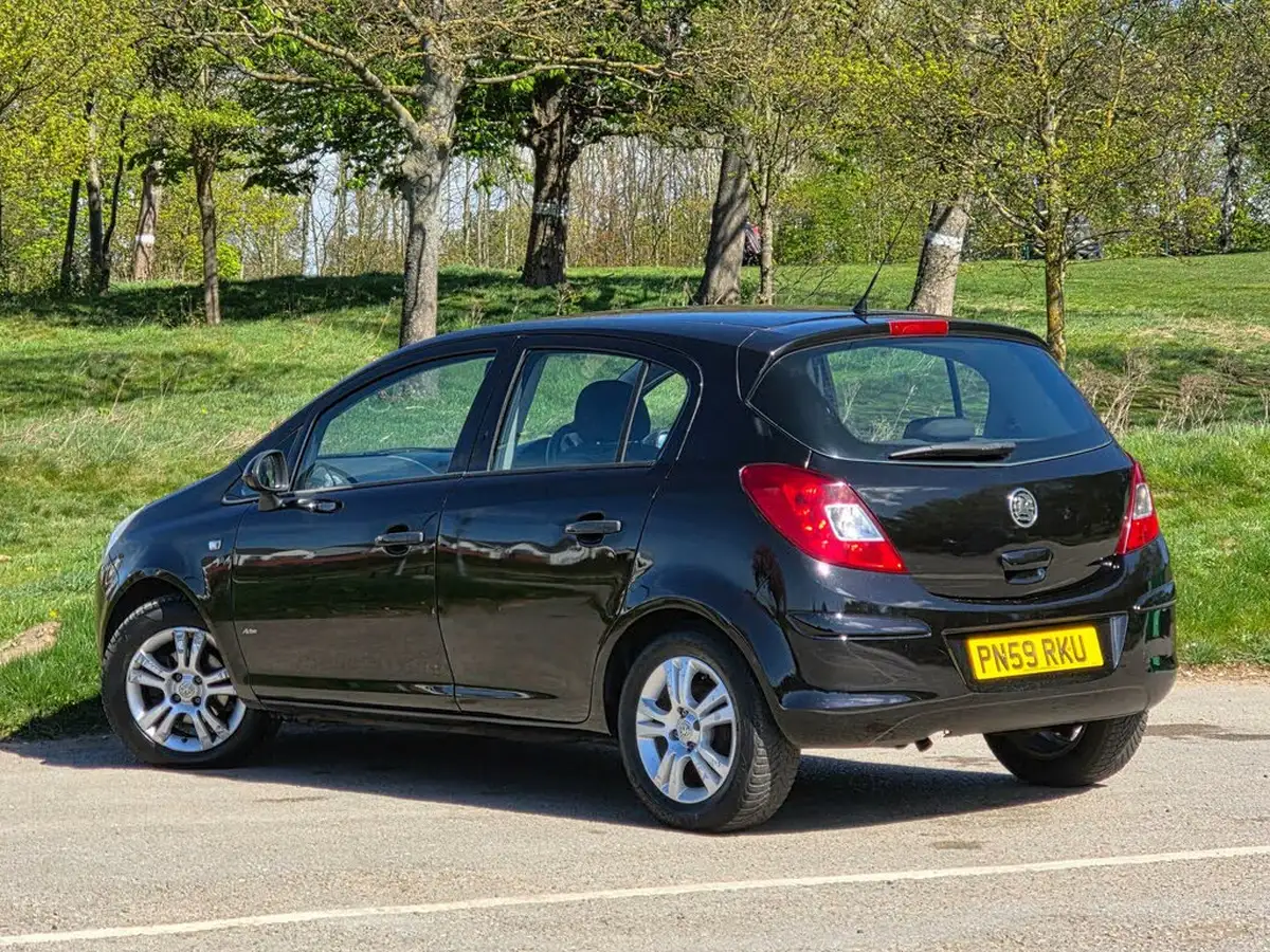2009-vauxhall-corsa-12-active-ac-5d-big-4