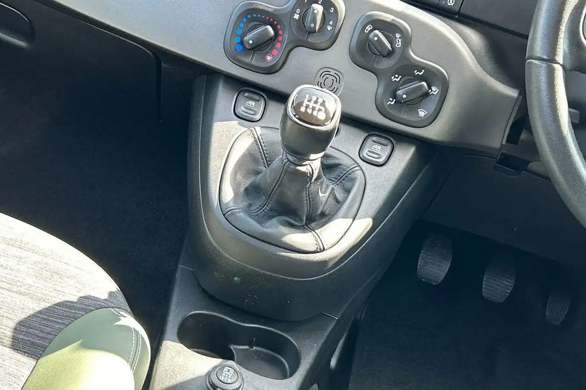 2020-fiat-panda-09-waze-4x4-big-9