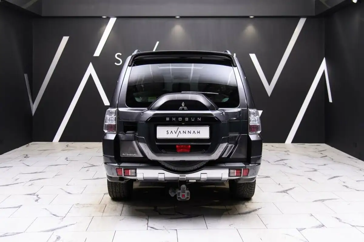 2016-mitsubishi-shogun-32td-sg5-big-44