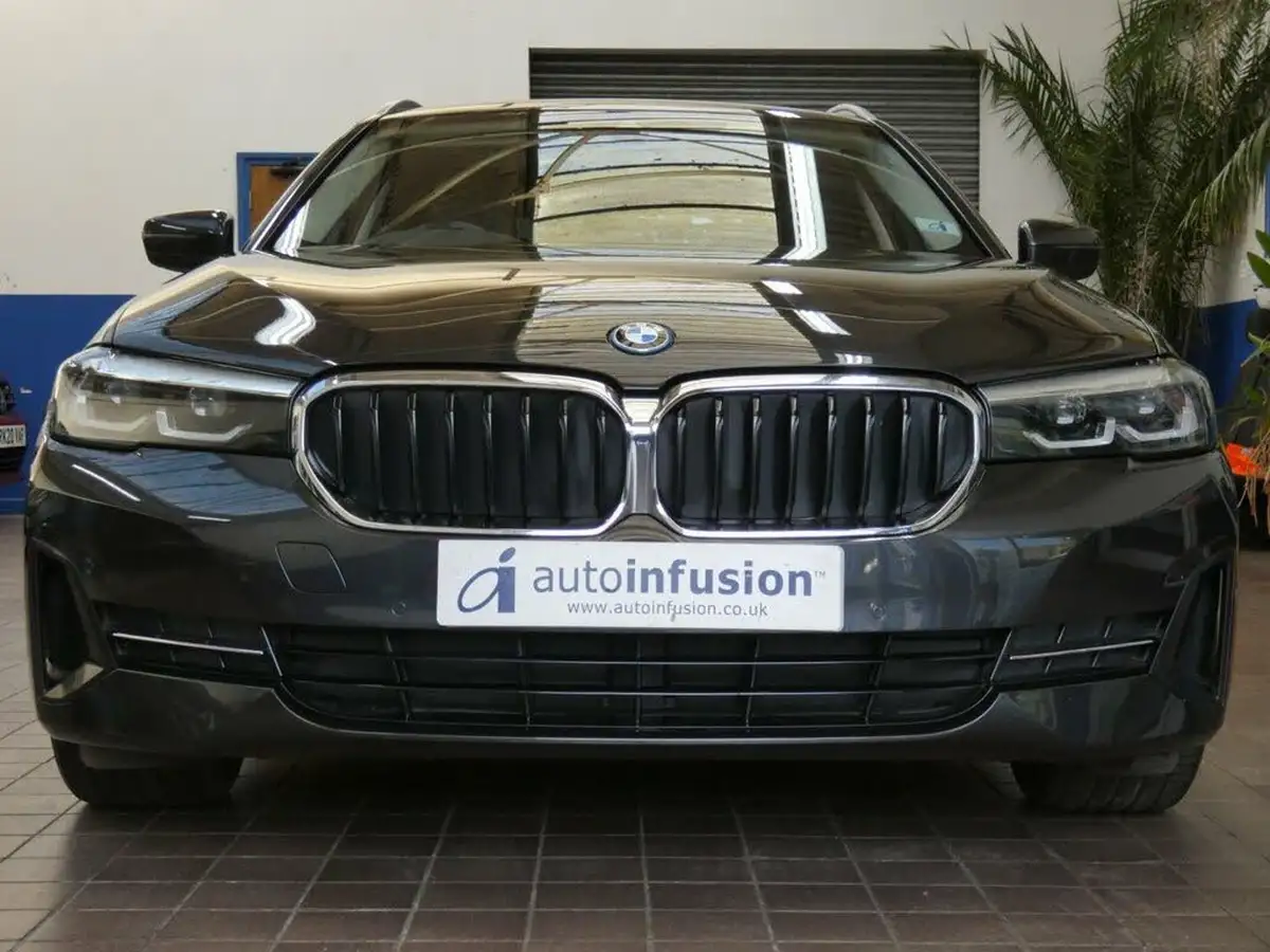 2022-bmw-5-series-20-530e-se-touring-5d-big-1
