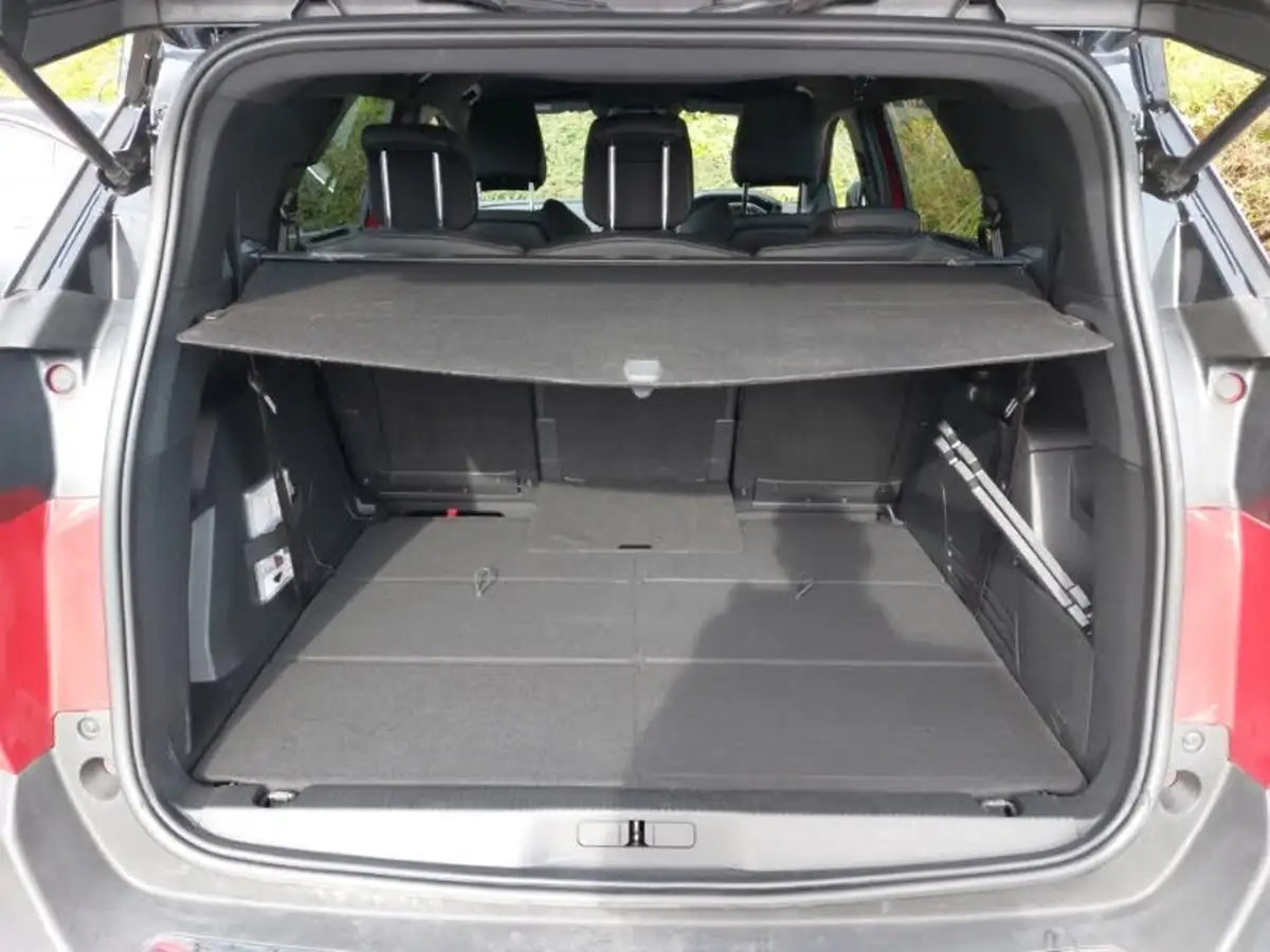 2022-peugeot-5008-suv-12-puretech-gt-eat8-big-7