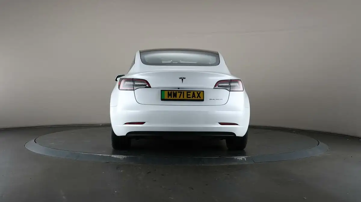 2021-tesla-model-3-e-long-range-awd-big-33