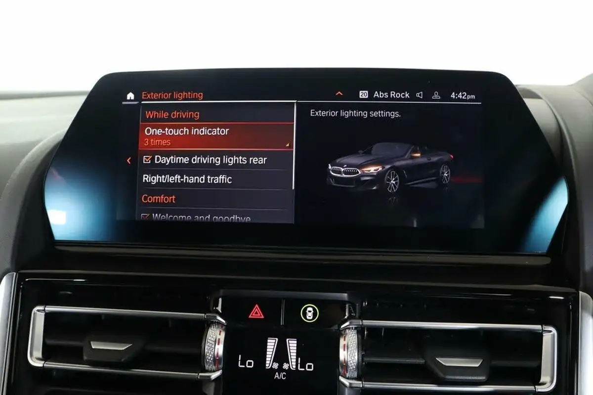 2022-bmw-8-series-30-840i-m-sport-convertible-2d-big-50