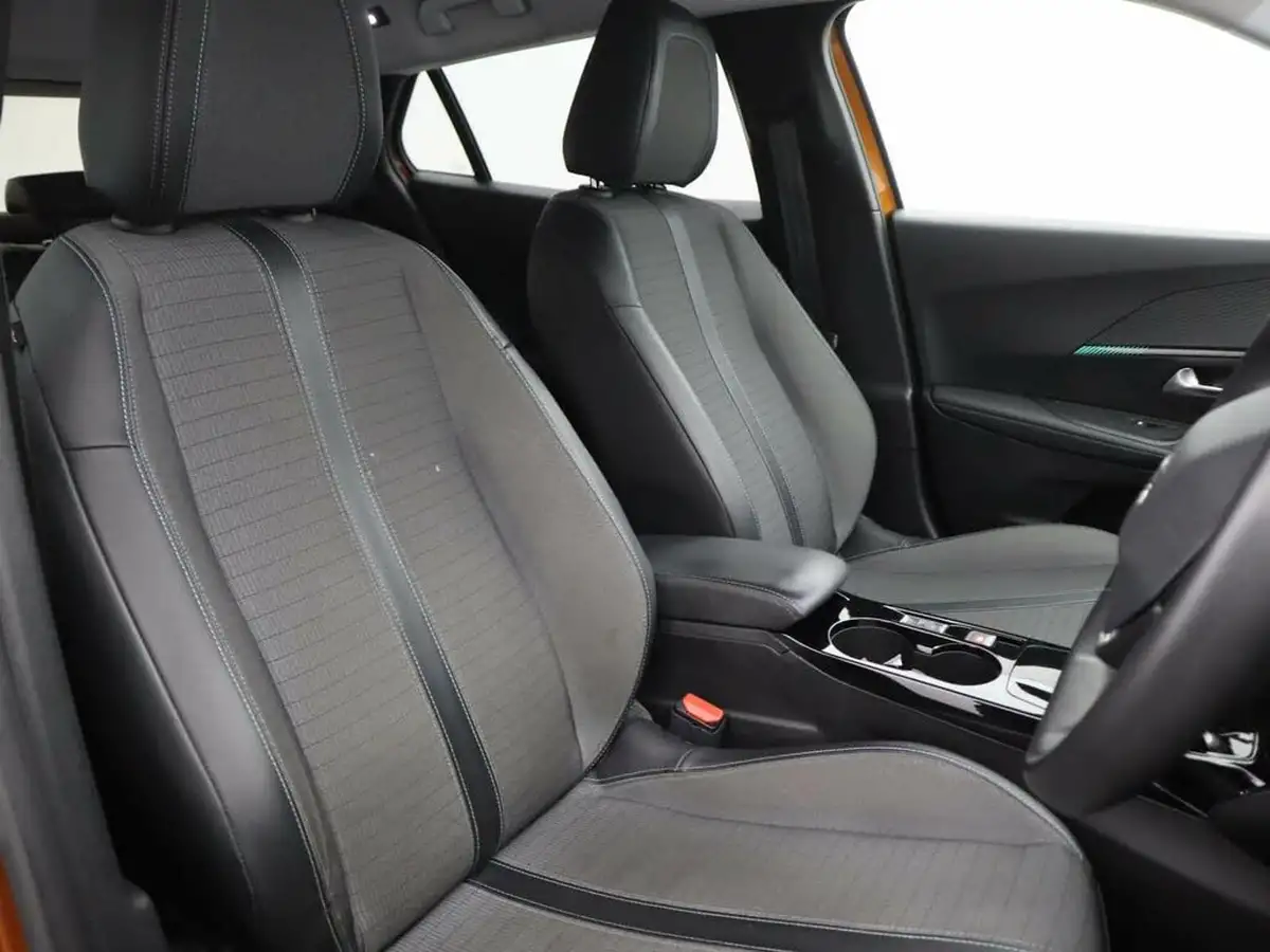 2021-peugeot-2008-suv-12-puretech-allure-130bhp-eat8-big-10
