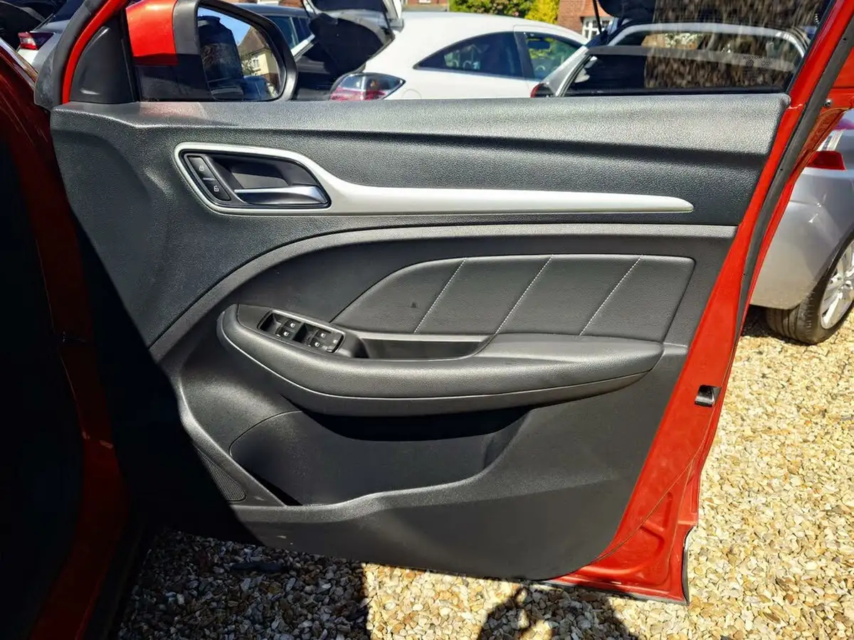 2020-mg-zs-suv-10t-gdi-exclusive-111ps-big-34