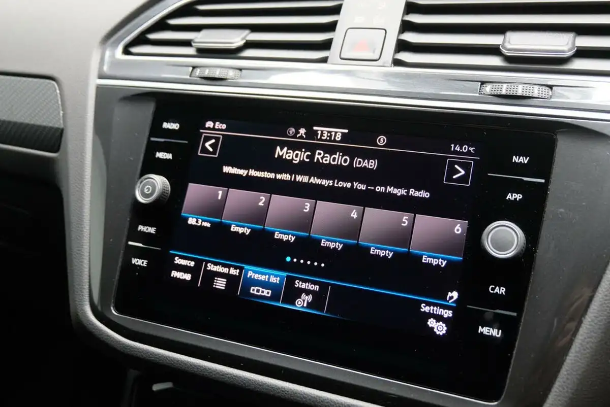 2024-volkswagen-tiguan-15-tsi-r-line-edition-big-36