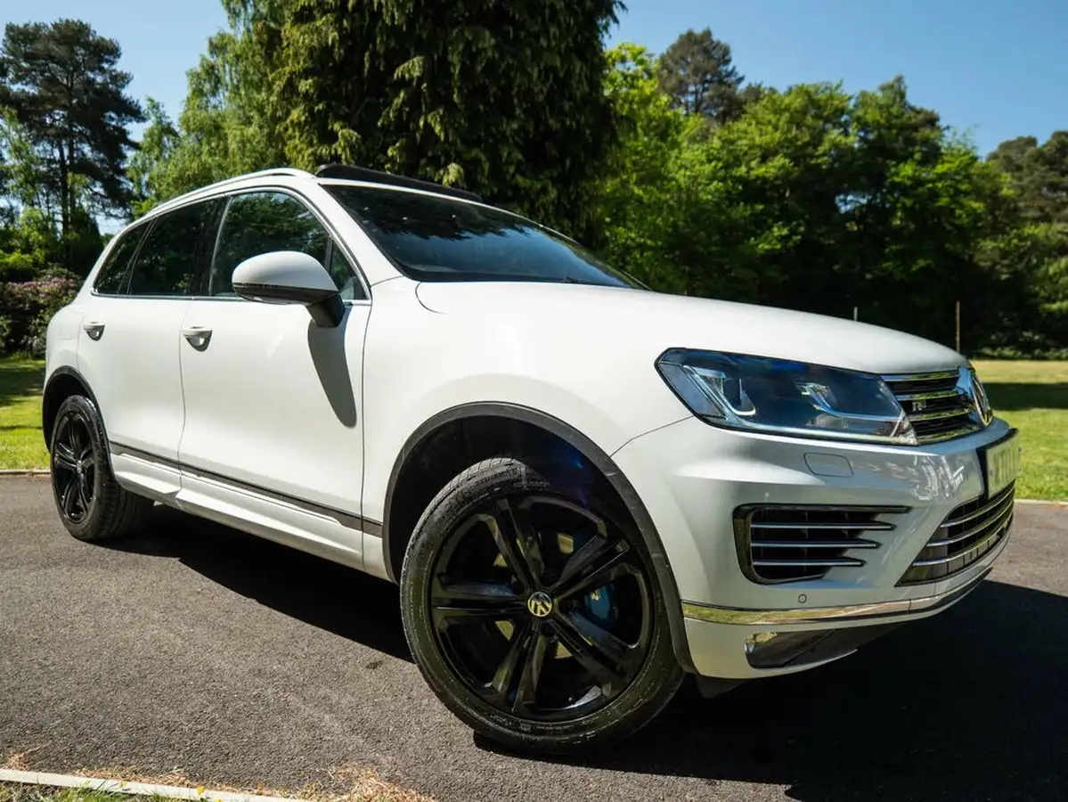 2017-volkswagen-touareg-30tdi-r-line-plus-262ps-ss-2967cc-big-15