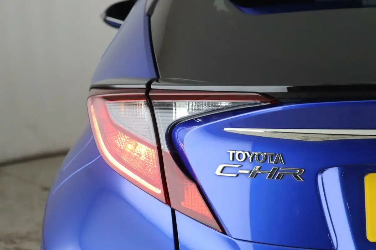 2021-toyota-c-hr-18-vvt-i-design-big-9