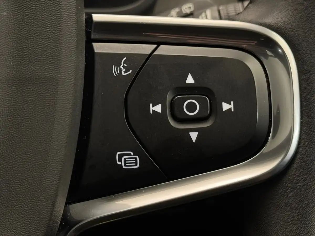 2023-volvo-xc40-20-b4-ultimate-big-21