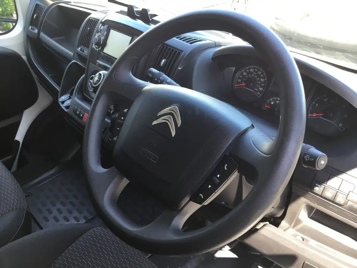 2022-citroen-relay-22bluehdi-35-l2h2-enterprise-big-3