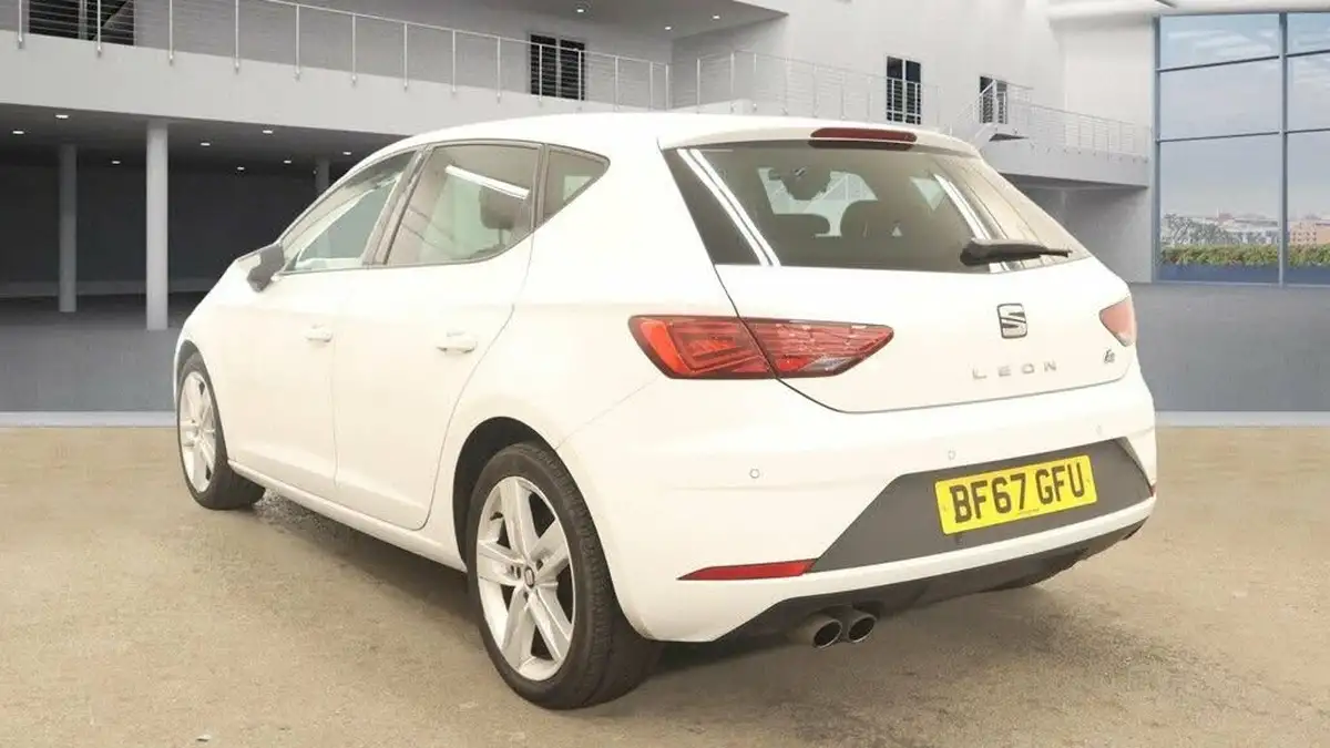 2017-seat-leon-14-ecotsi-fr-technology-hatchback-5d-big-4