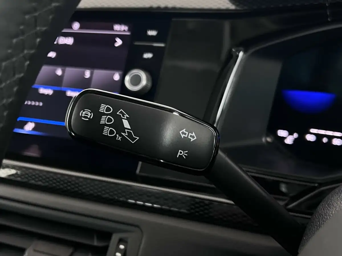 2022-volkswagen-polo-10-tsi-life-dsg-big-21